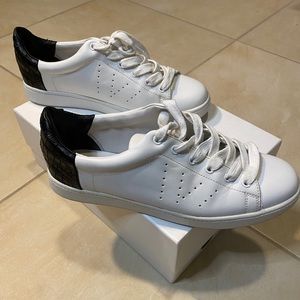 Vince Varin white with black Croc Embossed sneaker. Worn twice